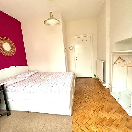 Winton House Home Stay Bournemouth Eksteriør bilde