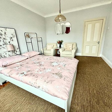 Winton House Home Stay Bournemouth Eksteriør bilde